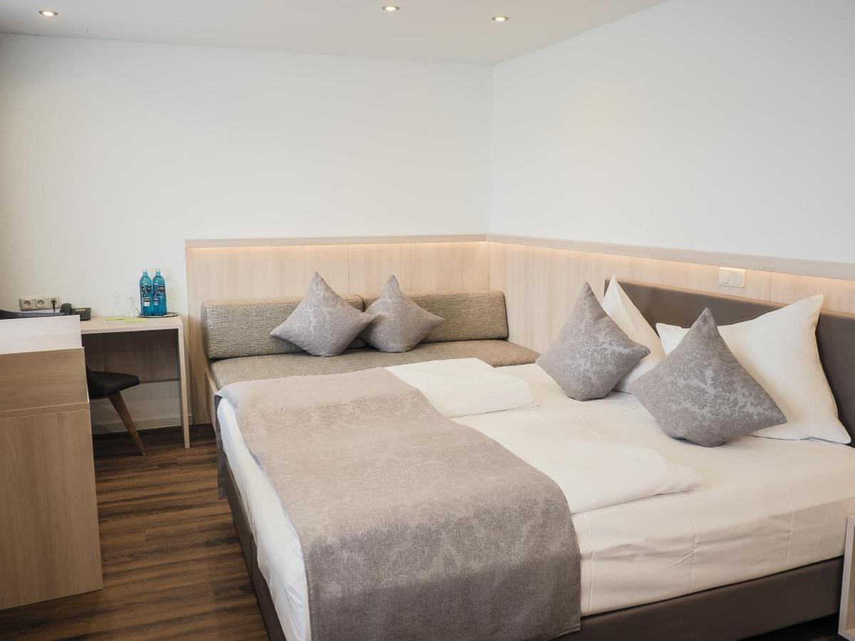 Hotel-Gasthof Weisses Ross Schwaig bei Nurnberg Luaran gambar