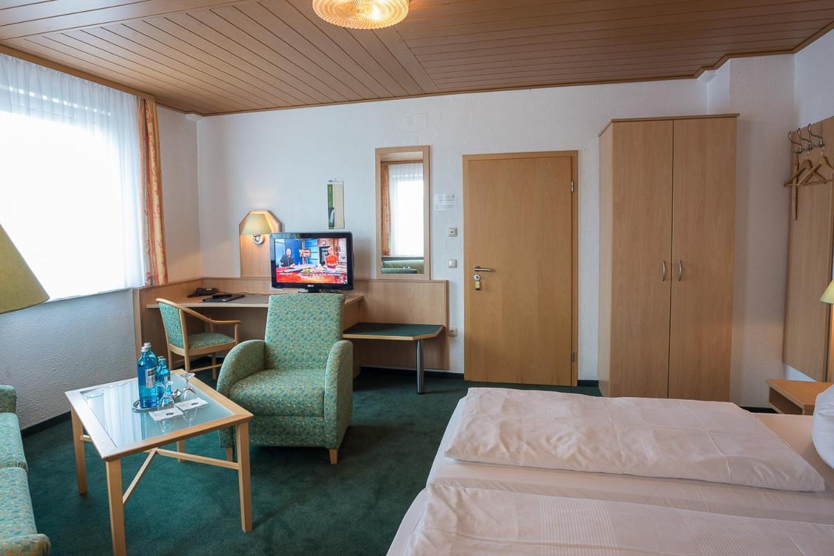 Hotel-Gasthof Weisses Ross Schwaig bei Nurnberg Luaran gambar