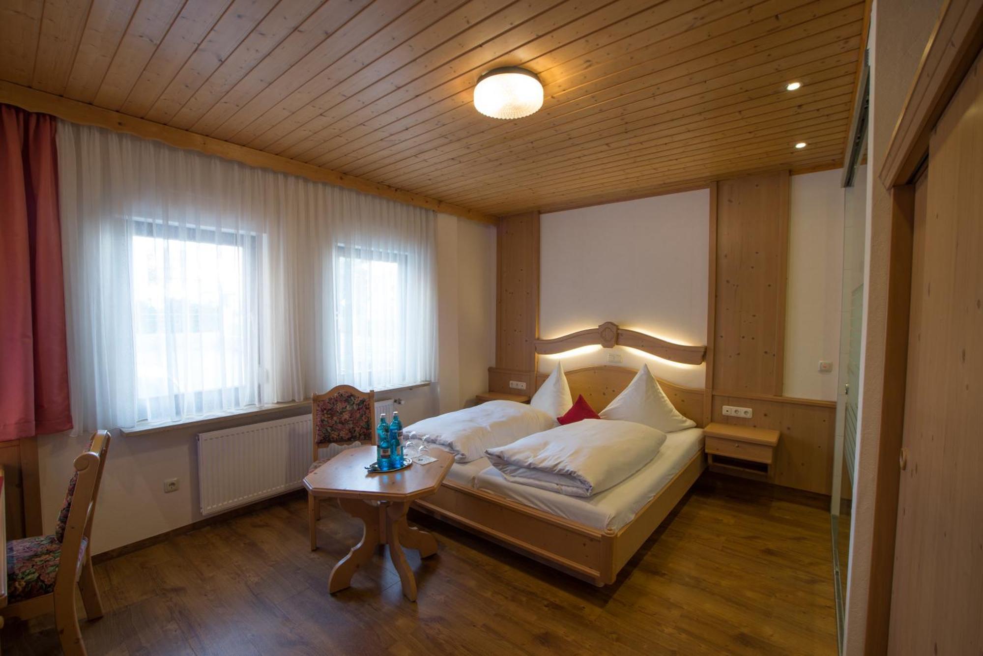 Hotel-Gasthof Weisses Ross Schwaig bei Nurnberg Luaran gambar