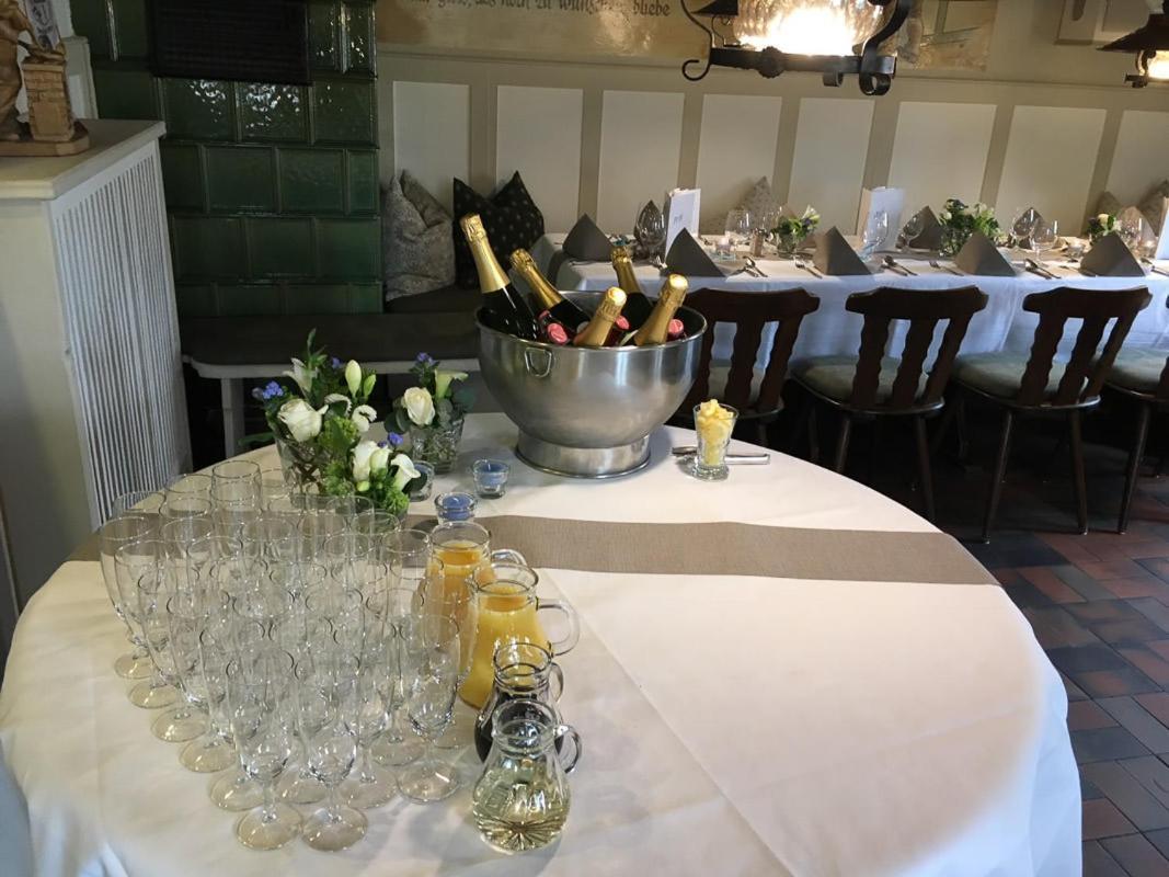 Hotel-Gasthof Weisses Ross Schwaig bei Nurnberg Luaran gambar