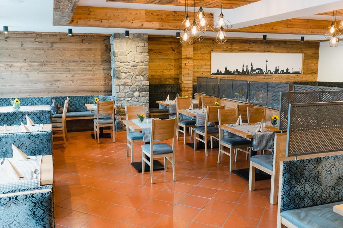 Hotel-Gasthof Weisses Ross Schwaig bei Nurnberg Luaran gambar