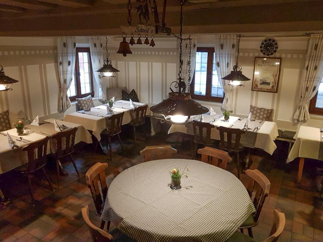 Hotel-Gasthof Weisses Ross Schwaig bei Nurnberg Luaran gambar