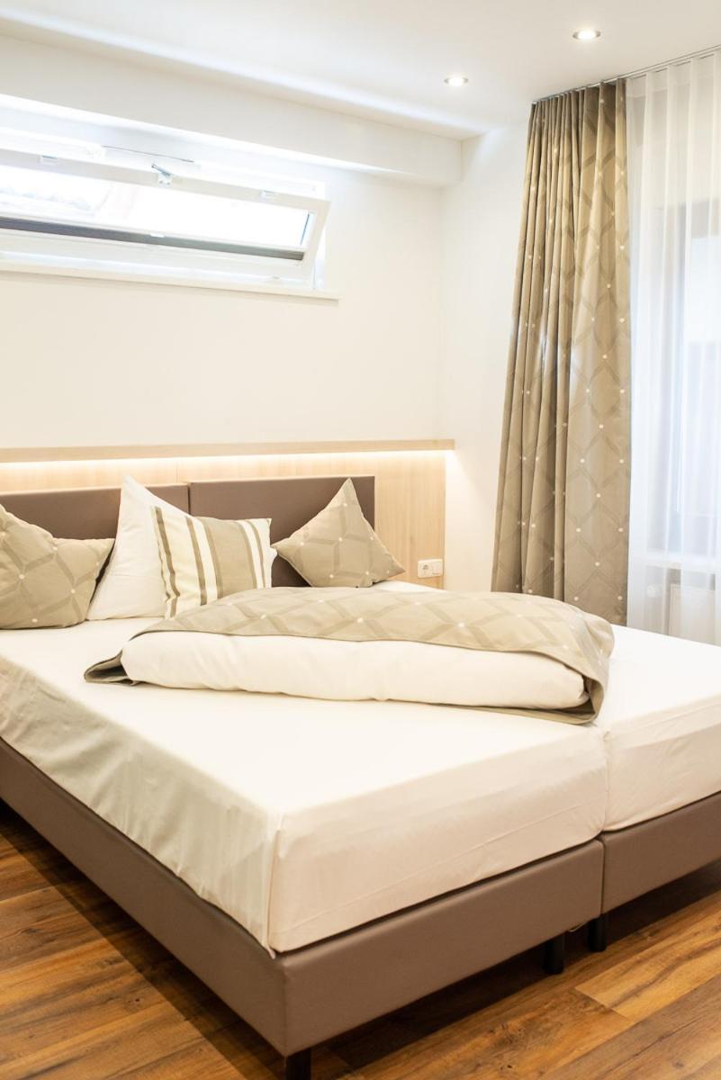 Hotel-Gasthof Weisses Ross Schwaig bei Nurnberg Luaran gambar
