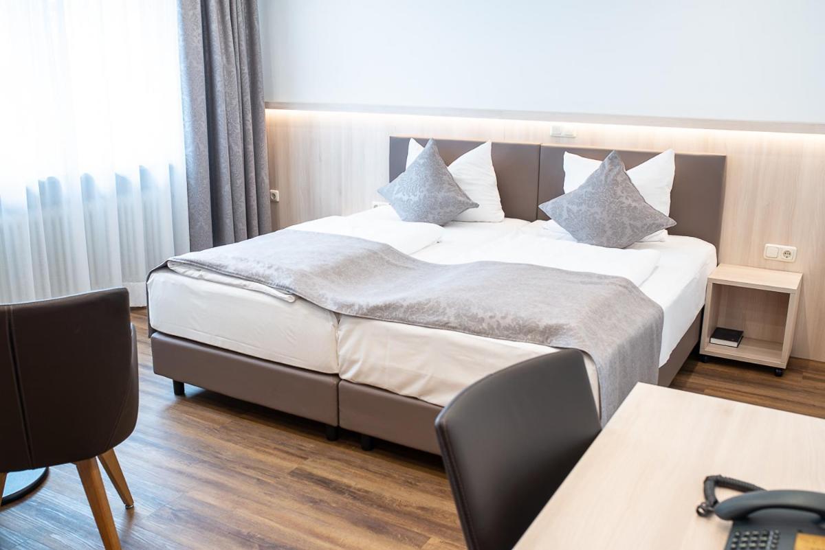 Hotel-Gasthof Weisses Ross Schwaig bei Nurnberg Luaran gambar