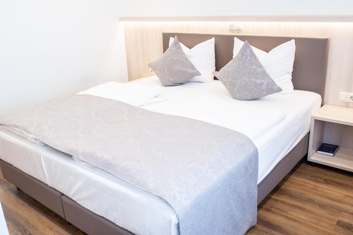 Hotel-Gasthof Weisses Ross Schwaig bei Nurnberg Luaran gambar