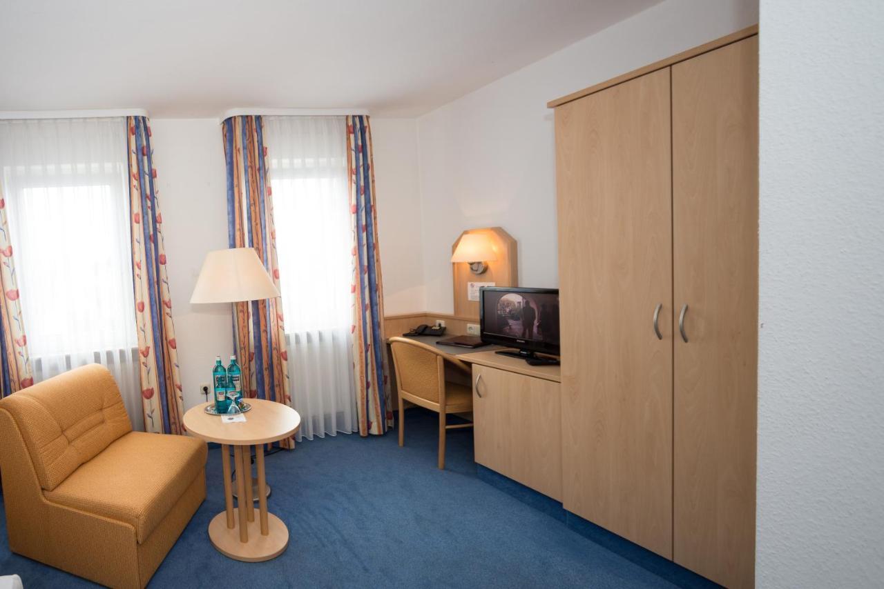 Hotel-Gasthof Weisses Ross Schwaig bei Nurnberg Bilik gambar