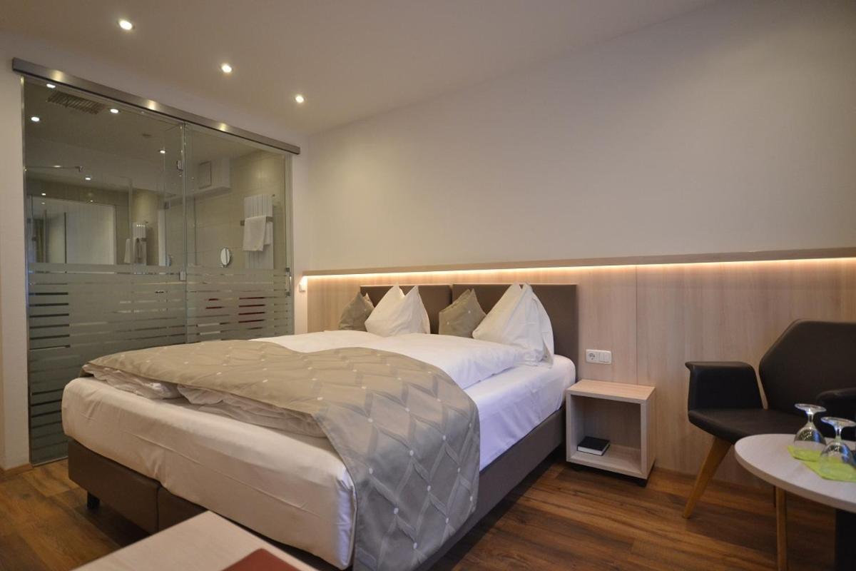 Hotel-Gasthof Weisses Ross Schwaig bei Nurnberg Luaran gambar