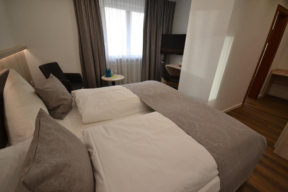 Hotel-Gasthof Weisses Ross Schwaig bei Nurnberg Luaran gambar