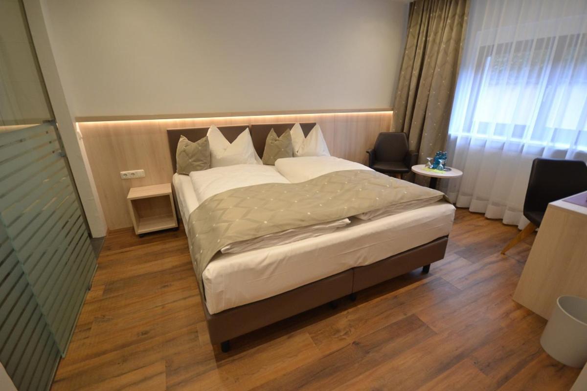 Hotel-Gasthof Weisses Ross Schwaig bei Nurnberg Luaran gambar